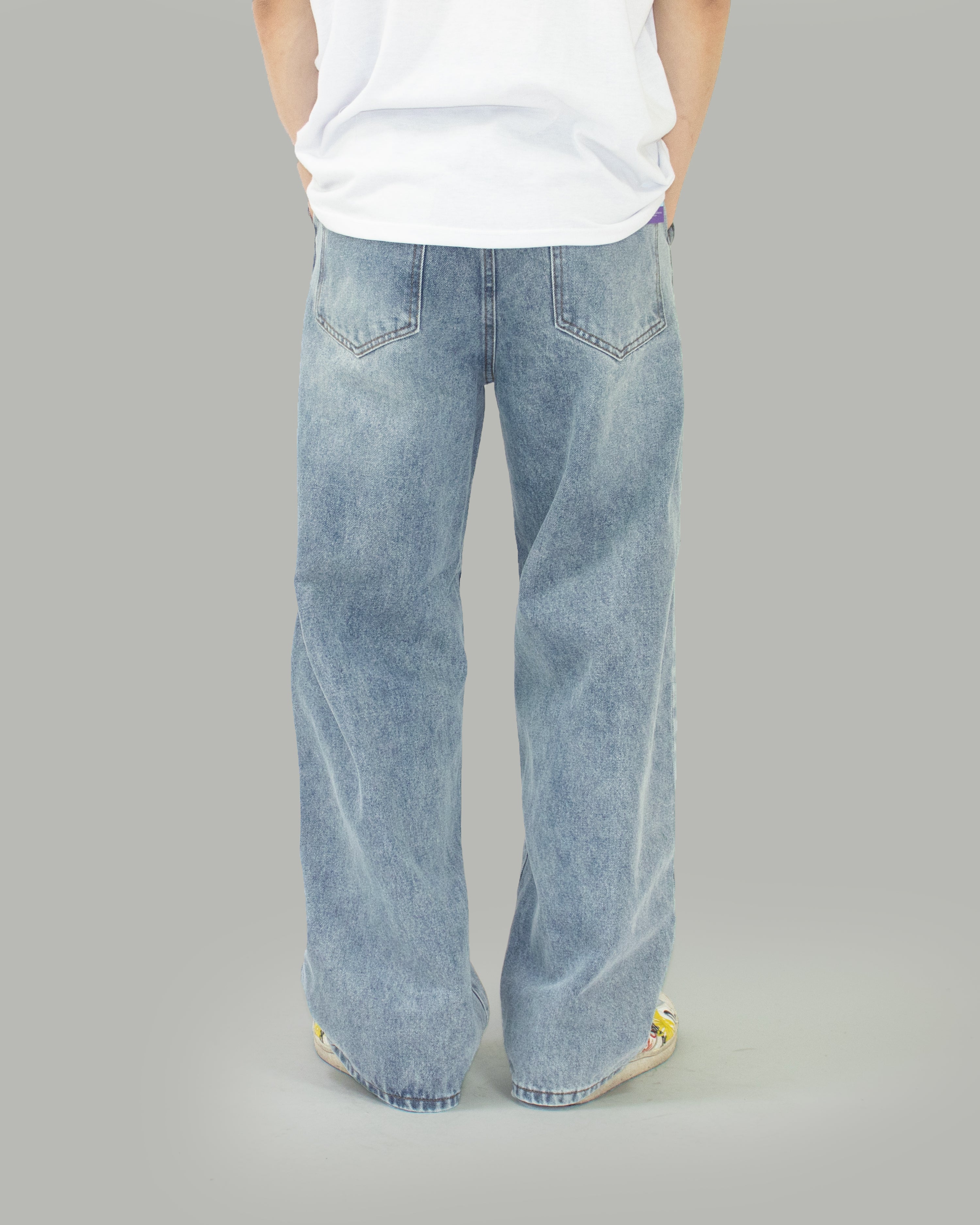 Para two-tuck denim pants