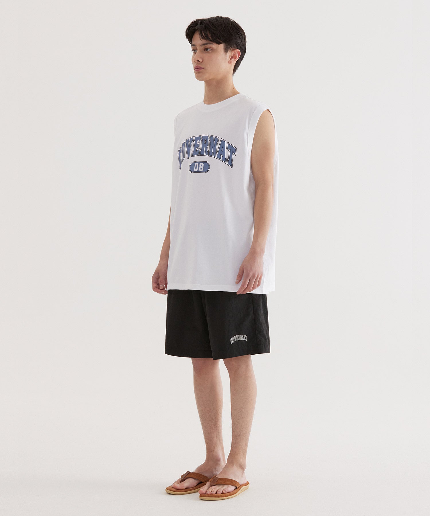 08 アーチロゴスリーブレスTシャツ ホワイト