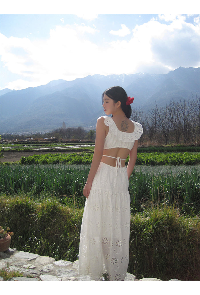 Punching white backless frill long dress