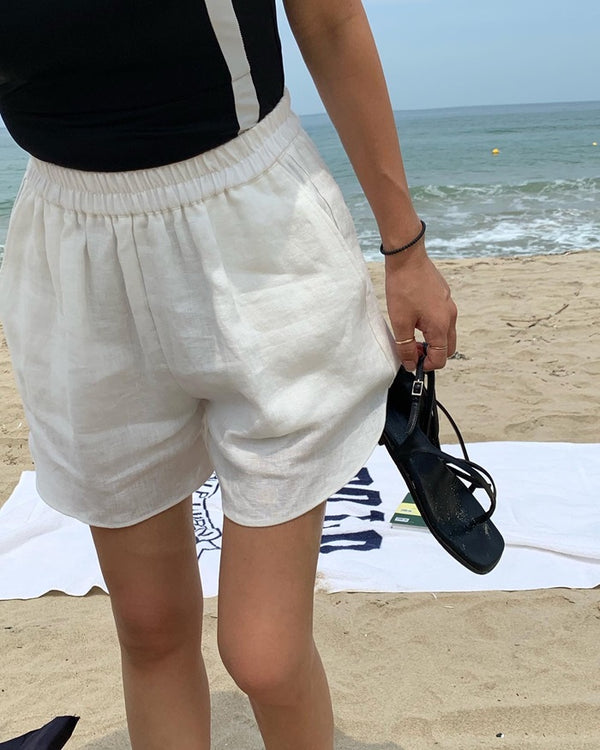 linen shorts (white)