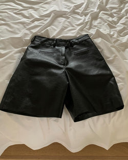 leather half pants (23 f/w sale)