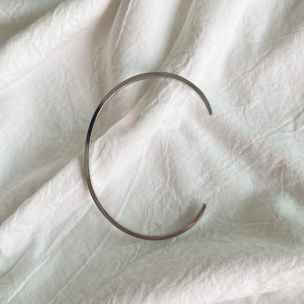 Cent Minimal Bangle Bracelet