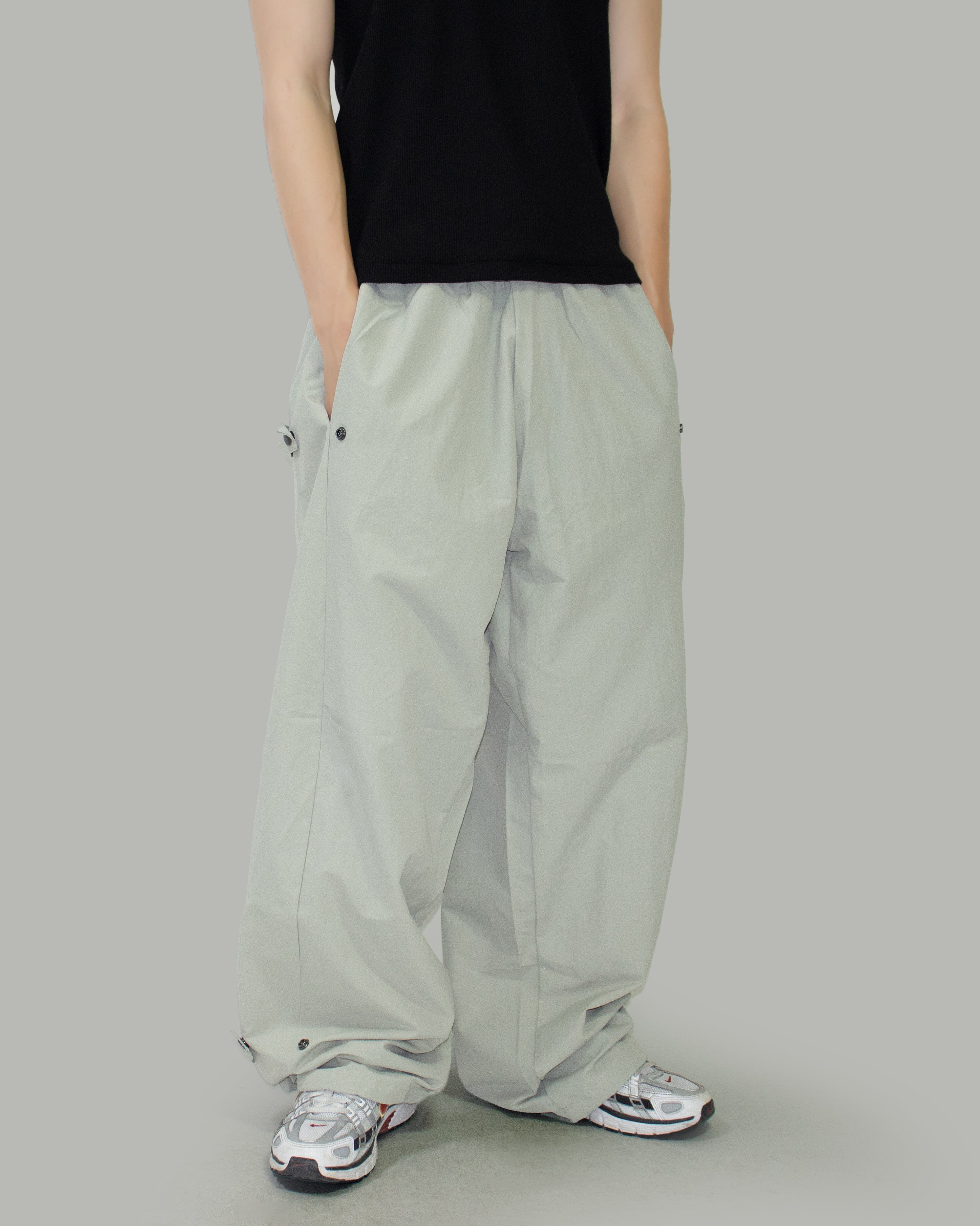 Snap button nylon pants