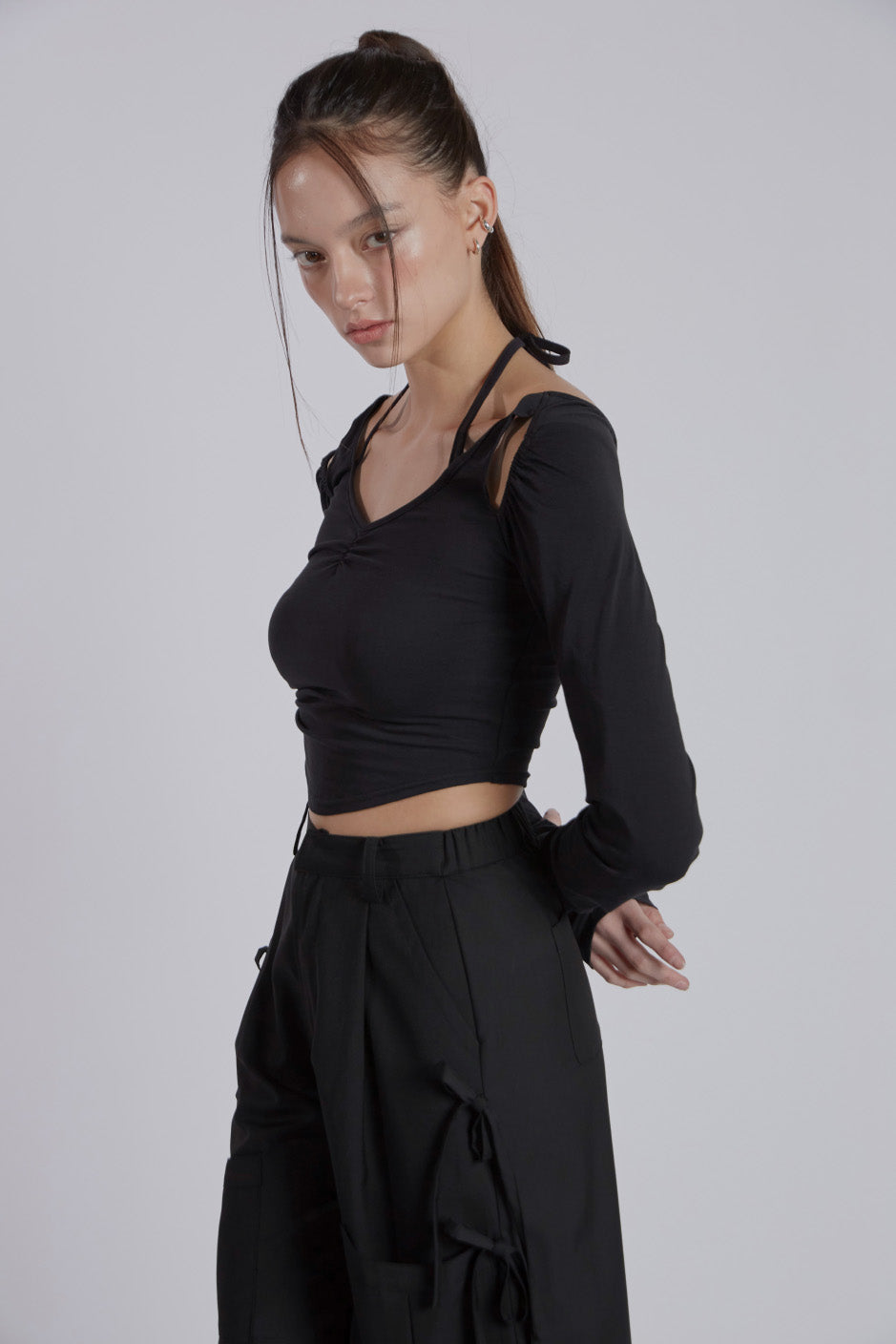 HALTER NECK SHIRRING TOP(BLACK)