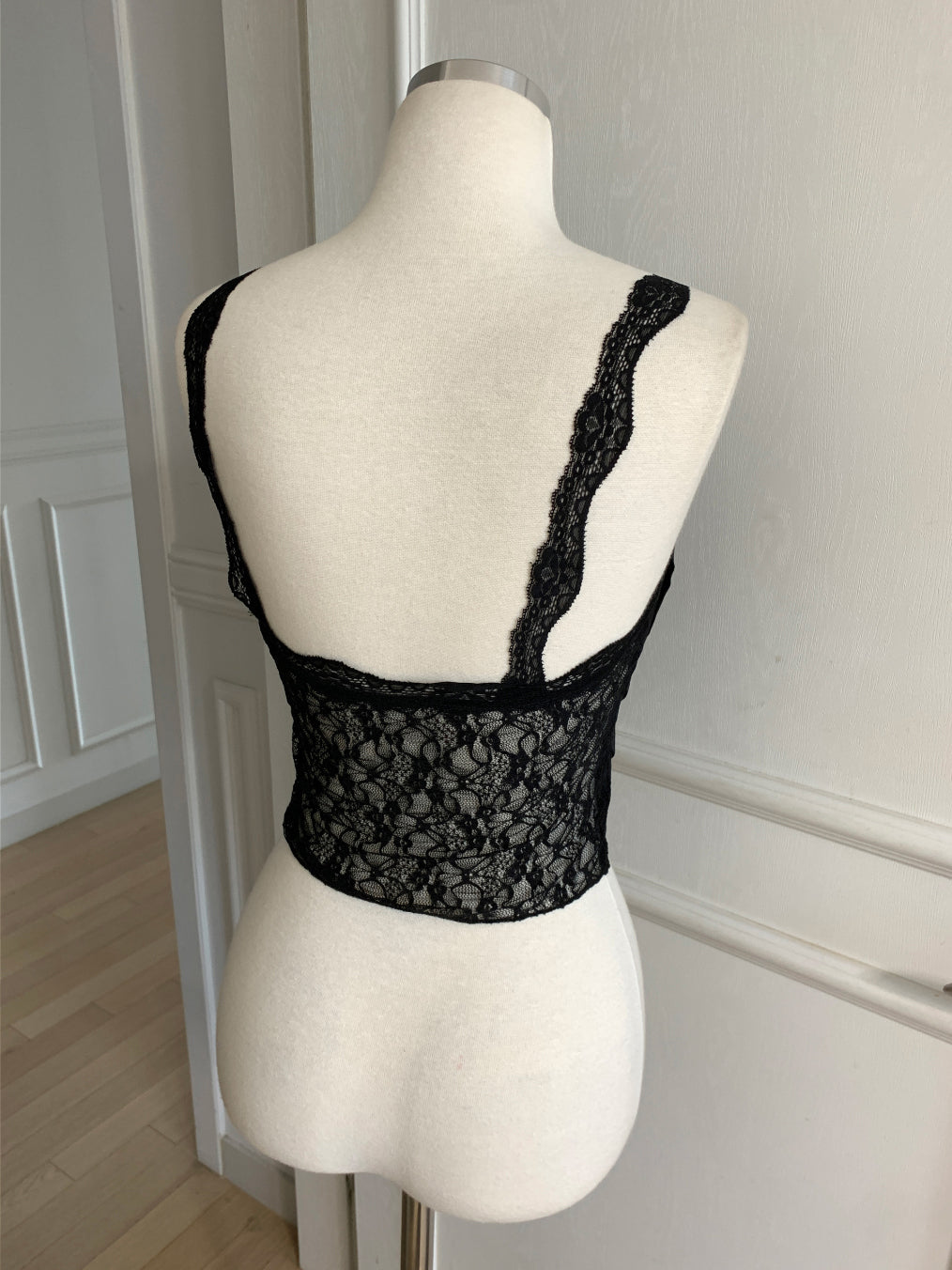 LACE BUSTIER SLEEVELESS