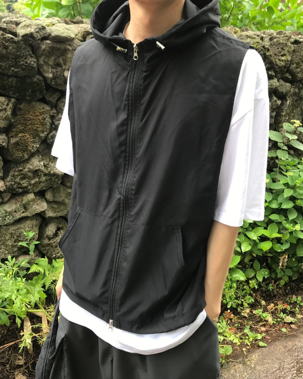 Light anorak vest