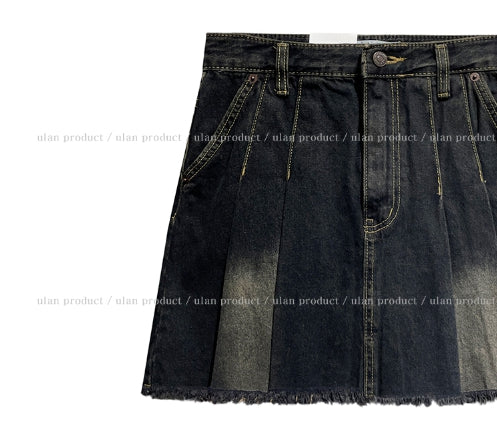 Det Tesle Pleated Denim Skirt