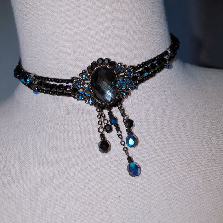 Isabel blue black choker