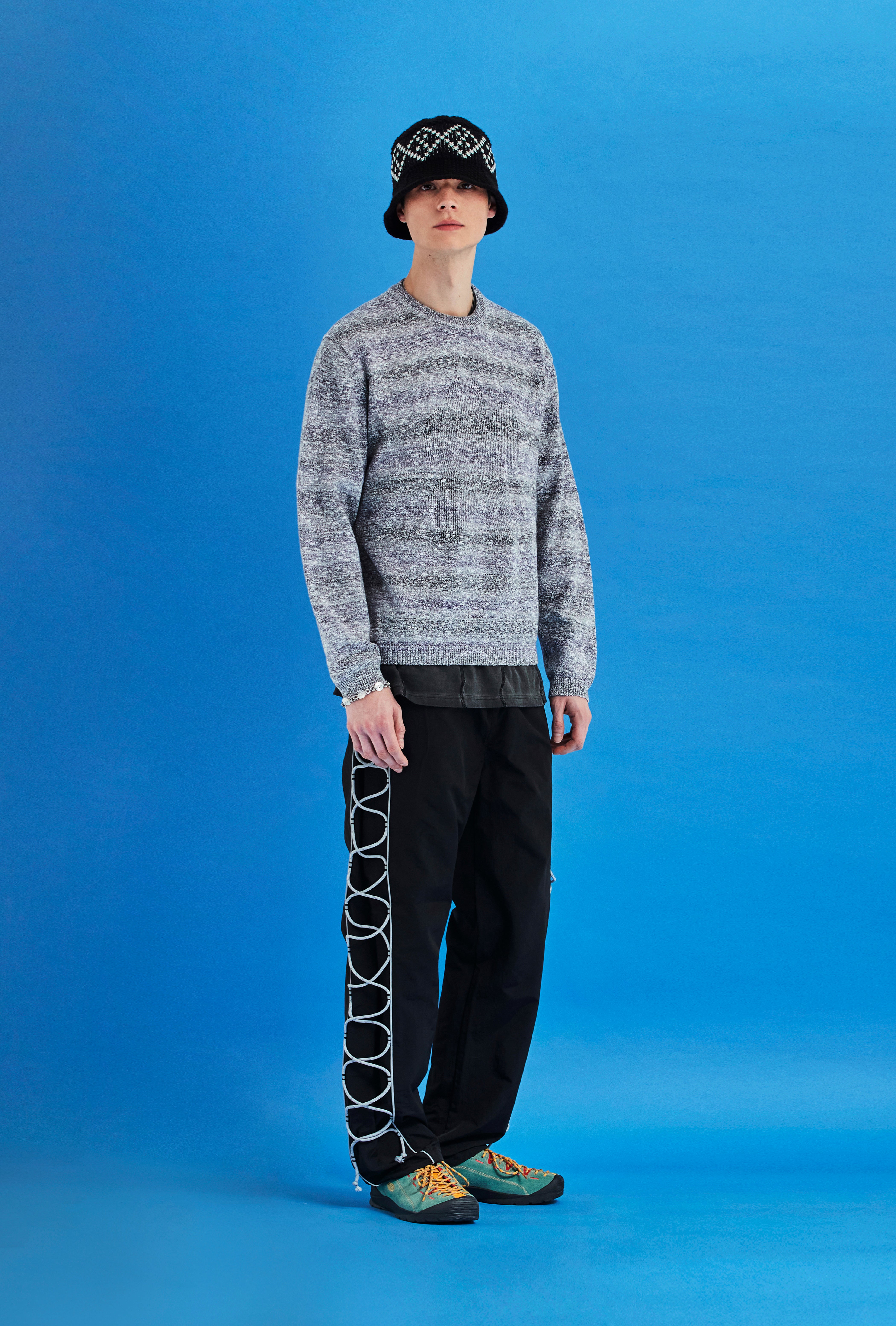 FLOWER GRADATION STRIPE KNIT / GREY