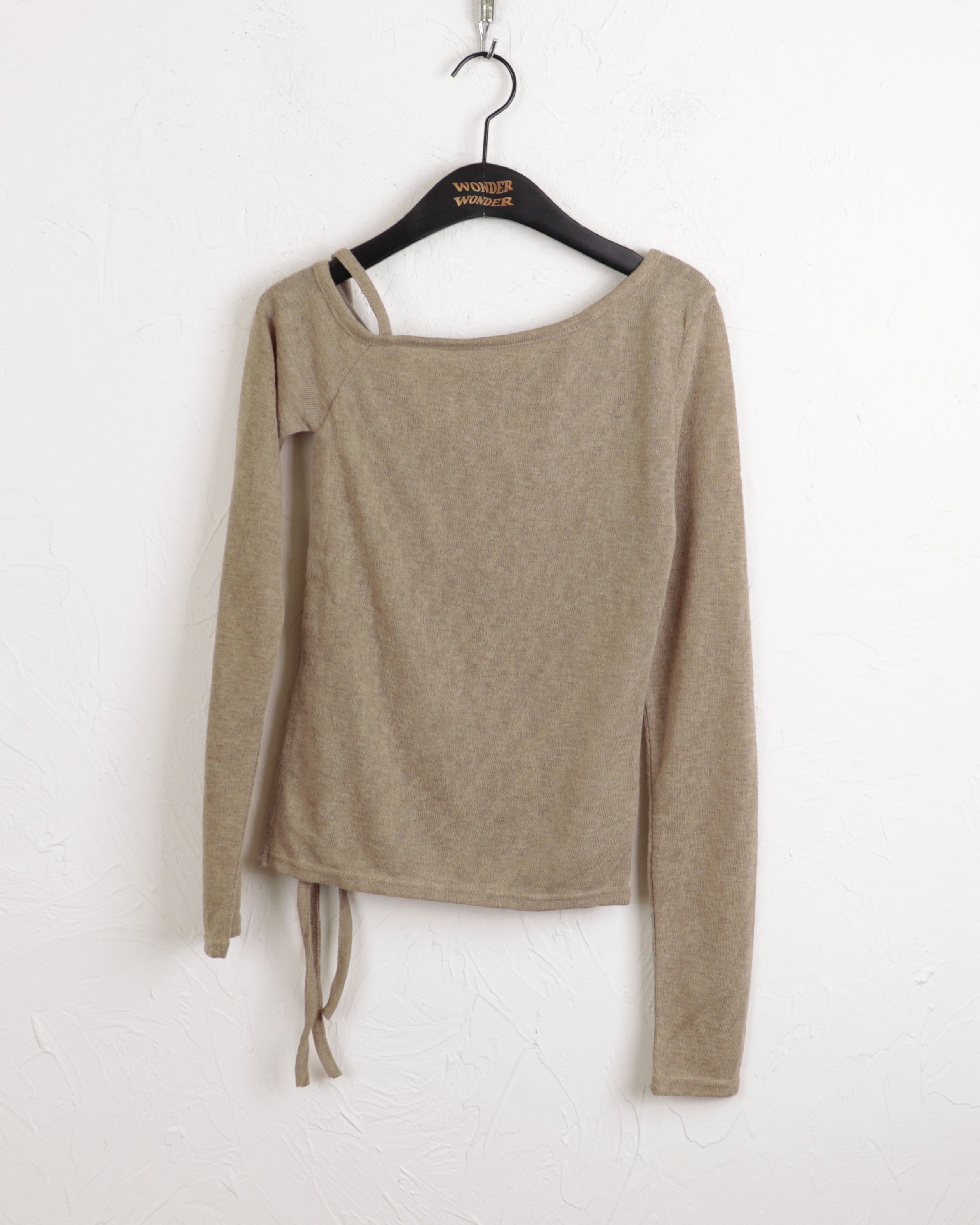 Curimi string ribbon one-shoulder long sleeve t-shirt