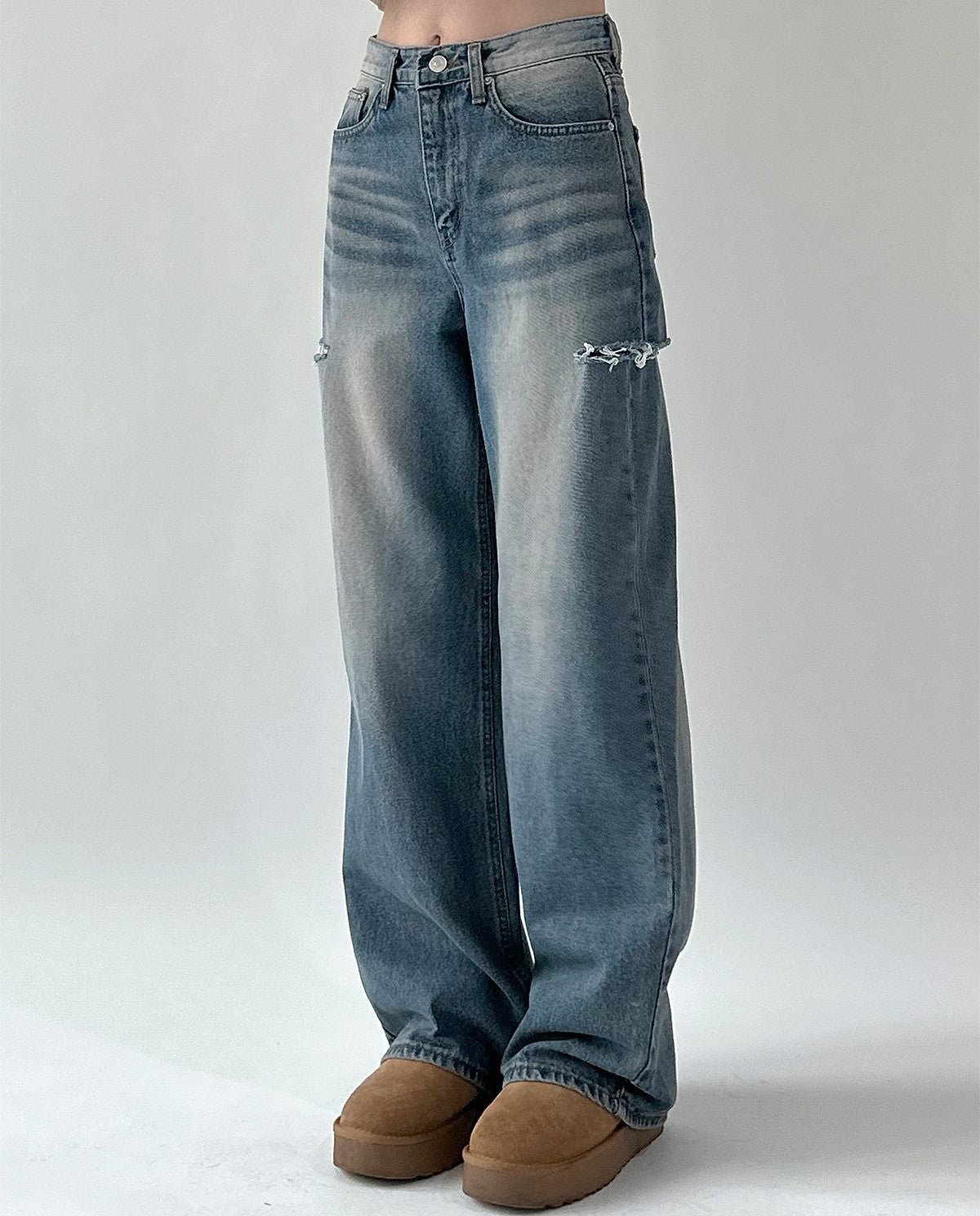 side-damaged denim pants