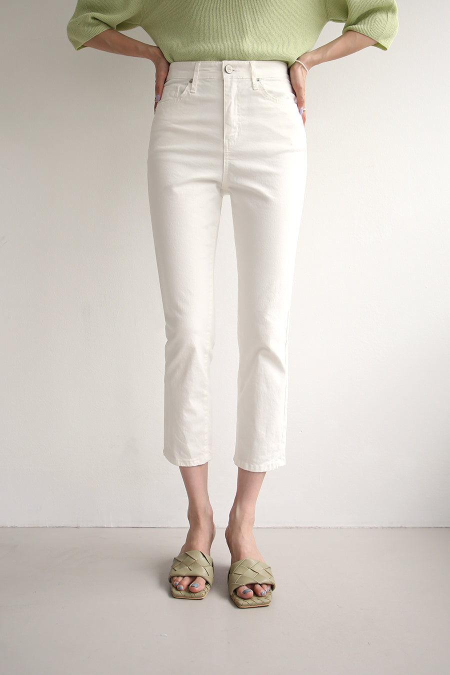 FLAT CROP JEANS