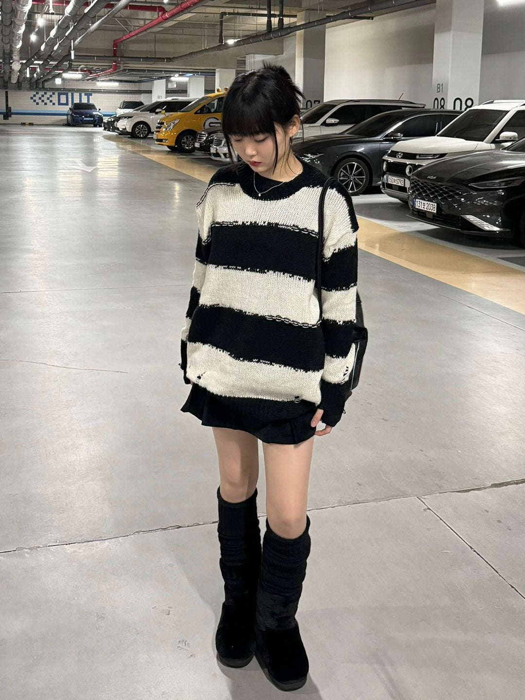 Damage stripe knitwear