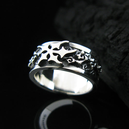 Lunar Scent silver ring