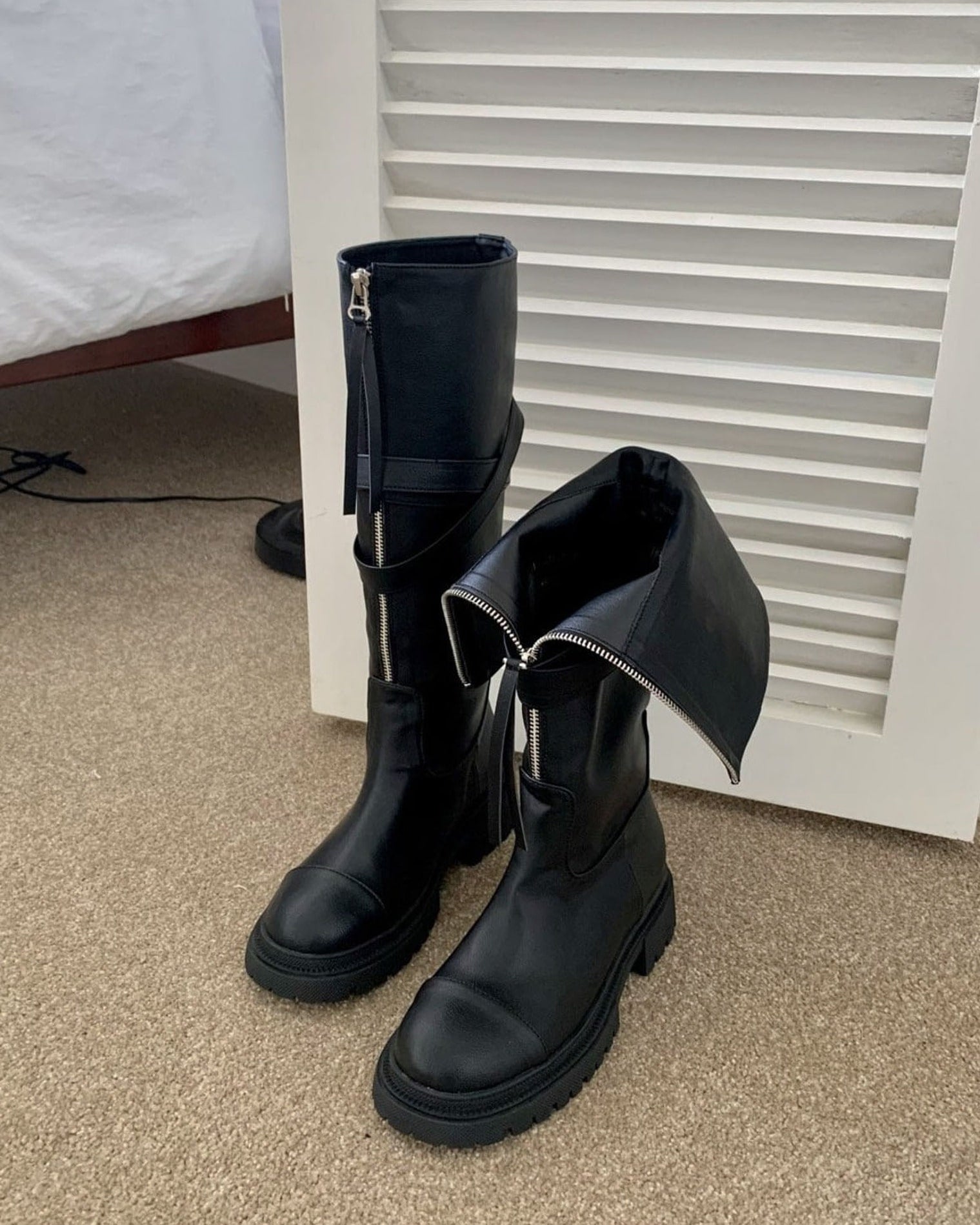 Zipper boots