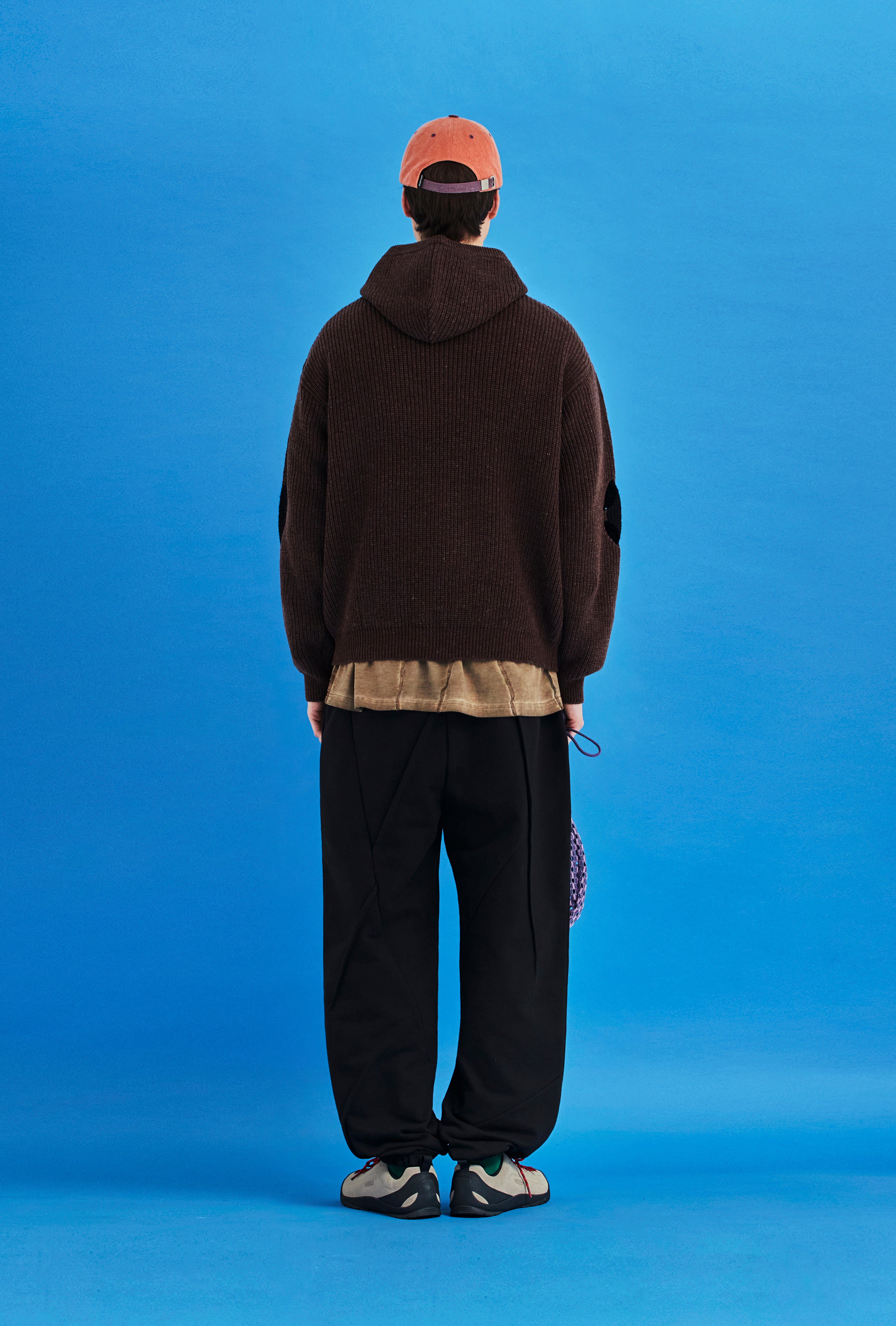 HOLE ARGYLE KNIT HOODIE / BROWN