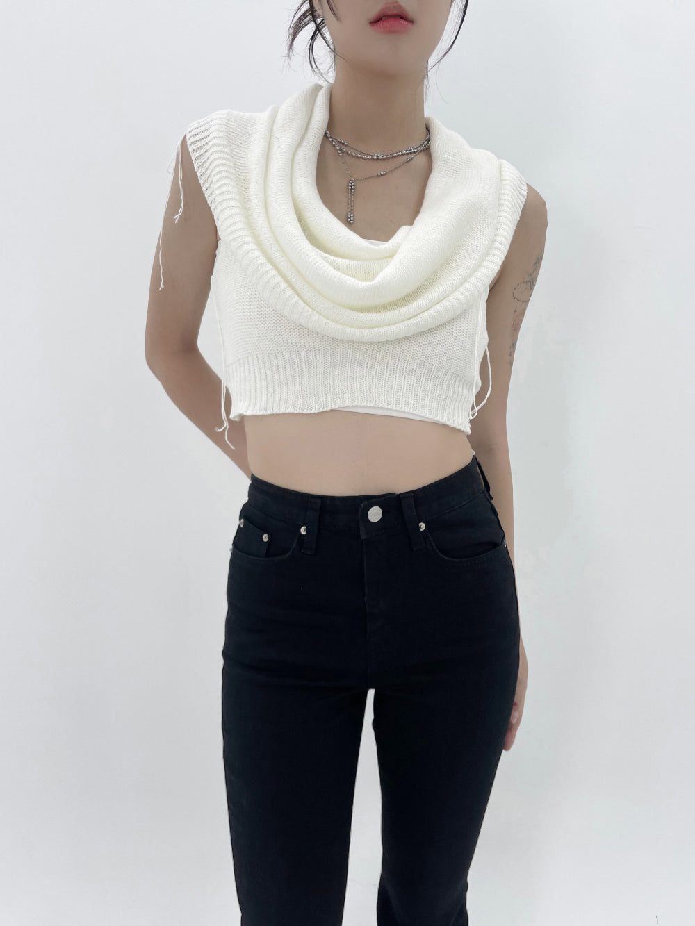 Hood  warmer off-shoulder crop knit (2 Color)