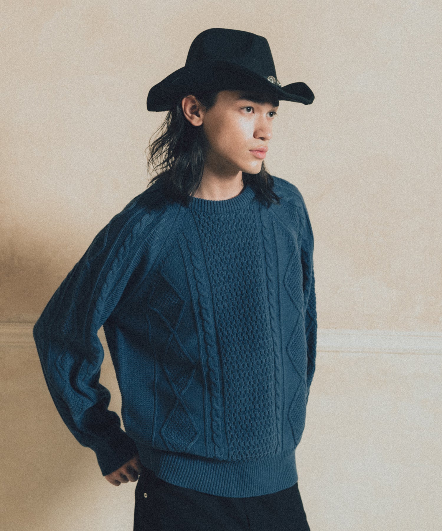 Fisherman knit sweater_blue