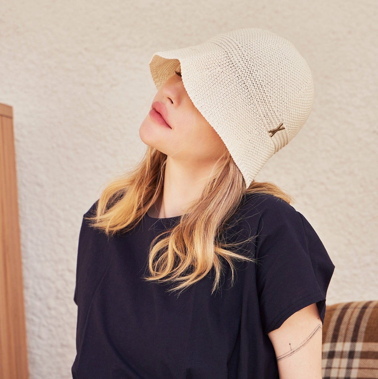 Stud logo summer knit bucket hat Cream