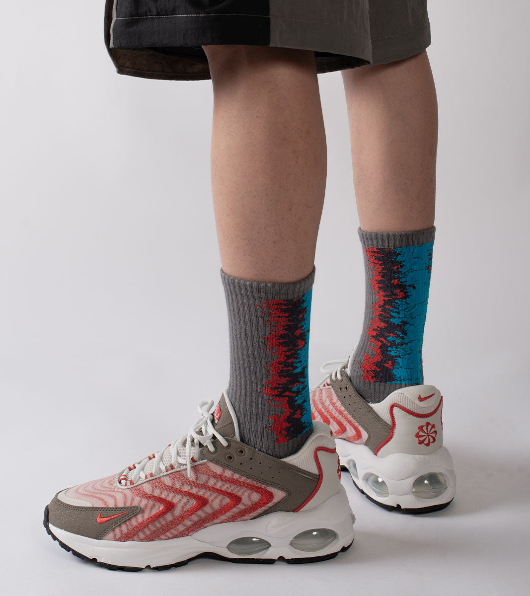 LANDING Midcalf socks (3 pair in - Gradient Red, Cyan, Blue)