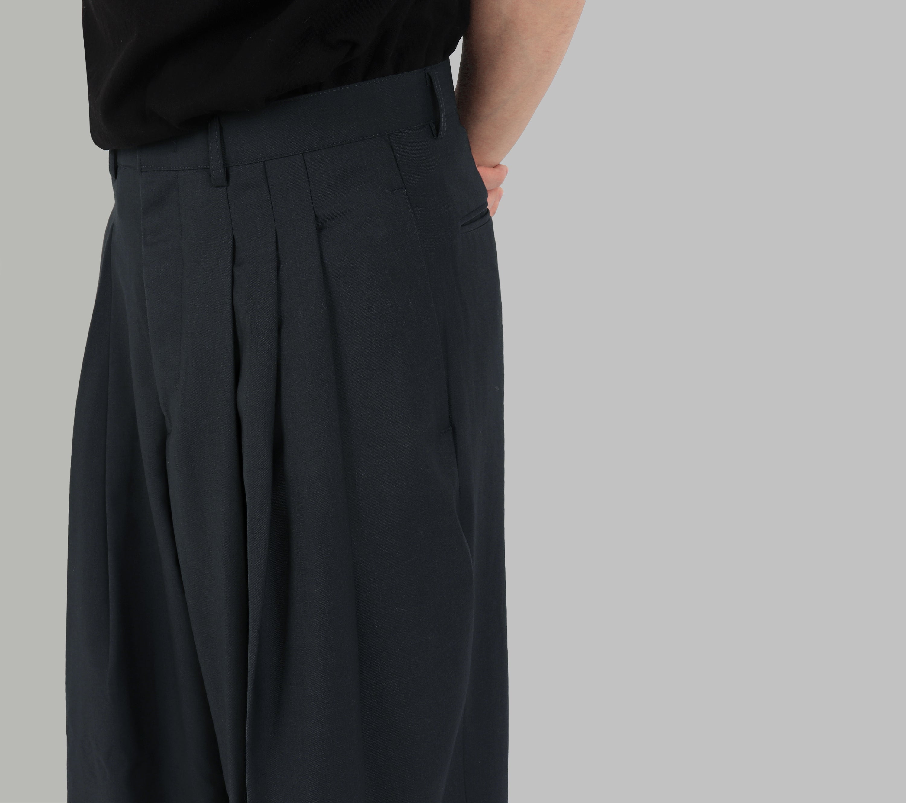 Multi tuck wide slacks