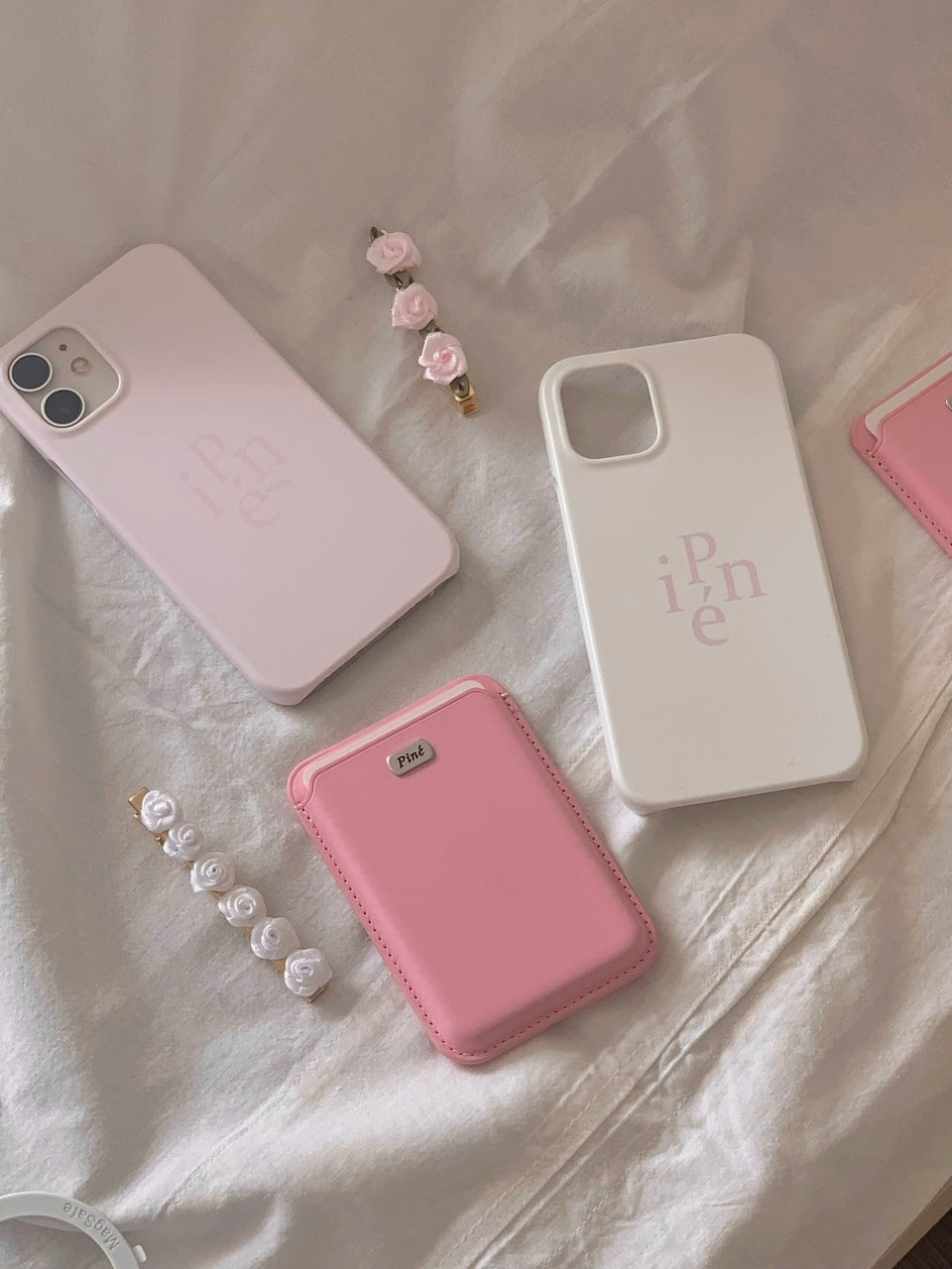 Petit pine case (Pink, White) (with. Mac safe ring)