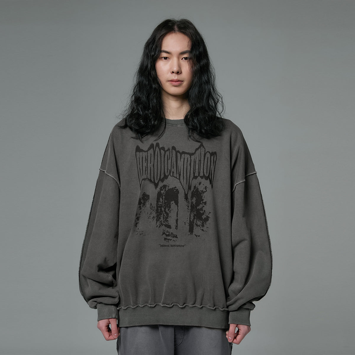 Heroic Pigment Sweatshirt [Charcoal]