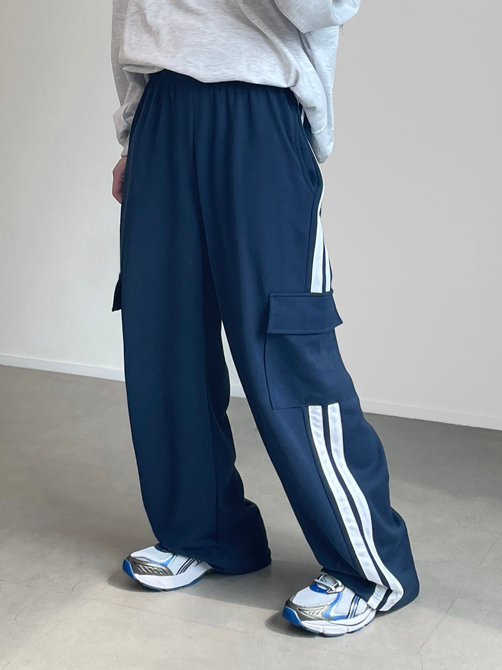 W LINE CARGO SWEAT Pants