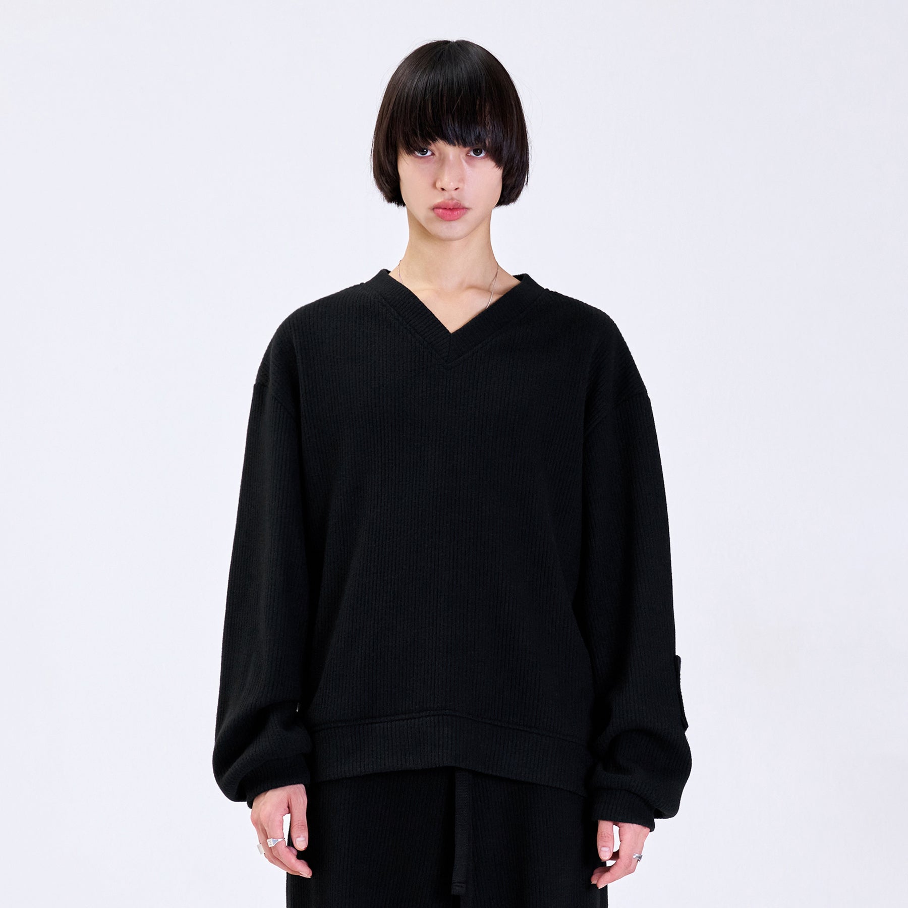 OVER FIT V-NECK KNIT BLACK