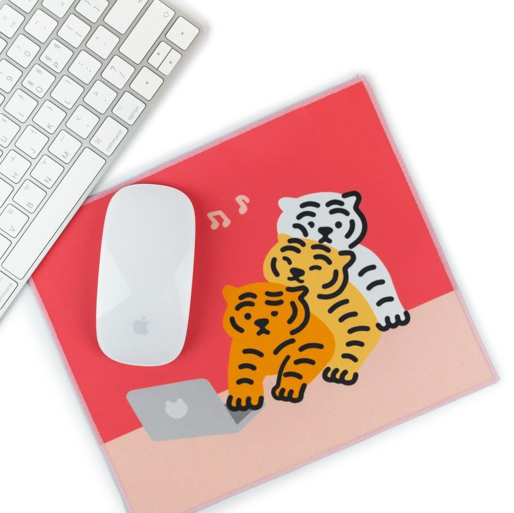 THREE TIGERS MOUSE PAD