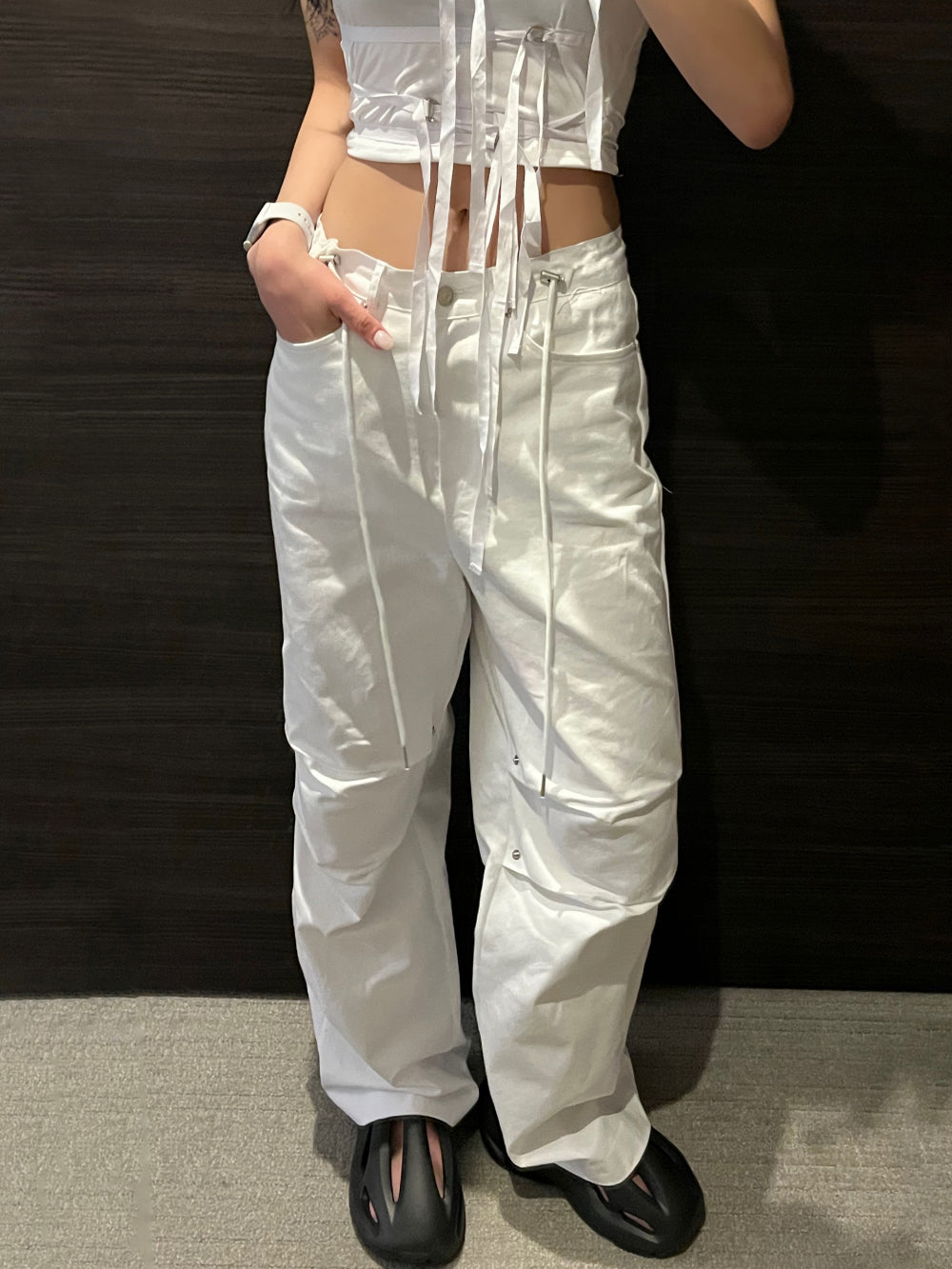 Metal stopper wide pin-tuck long pants (2 Color)