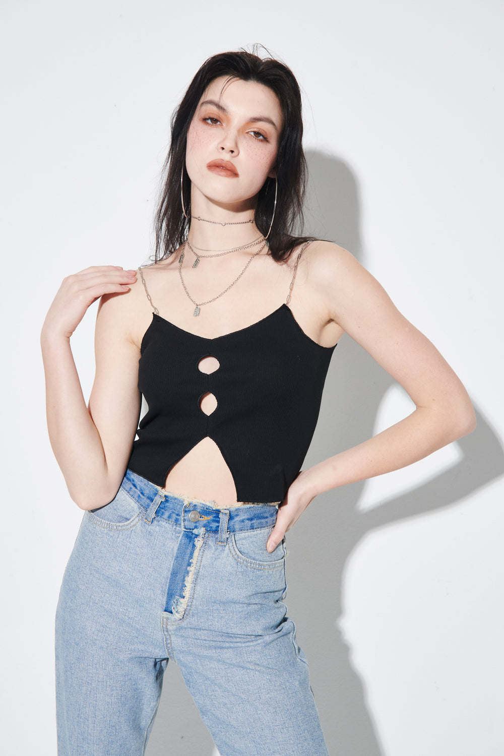 CHAIN SLEEVELESS TOP