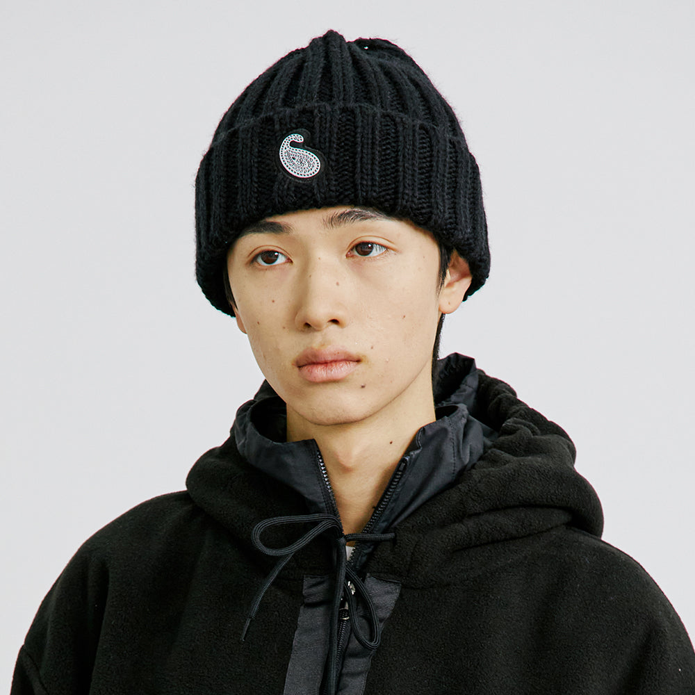 YP PAISLEY PATCH KNIT BEANIE DEEP BLACK