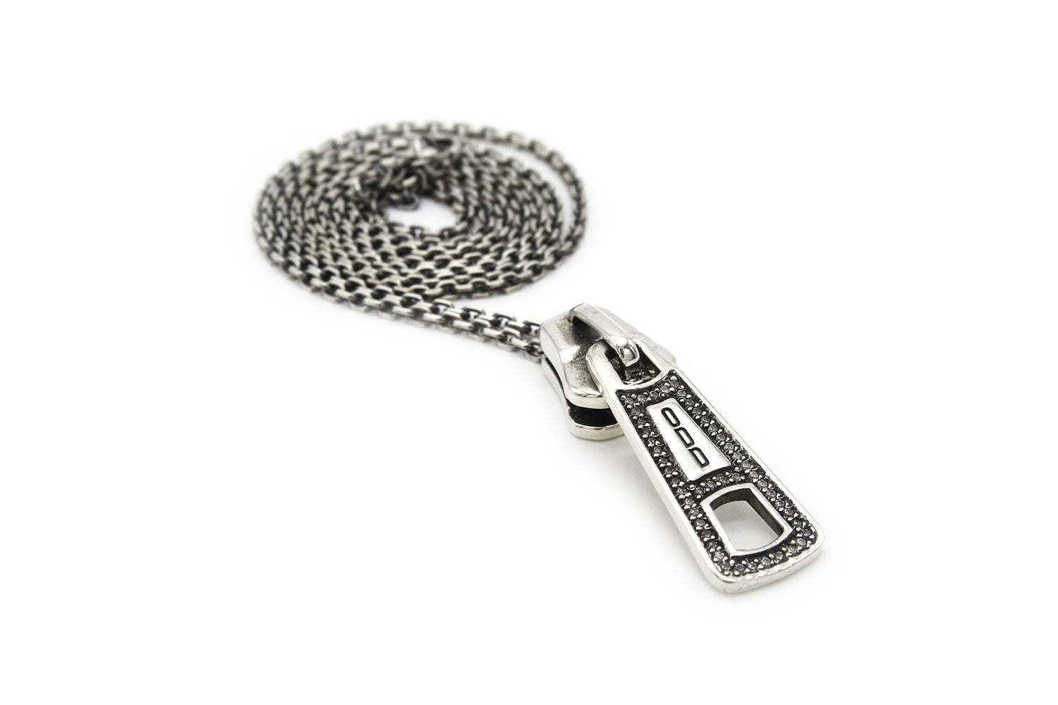 Zip necklace