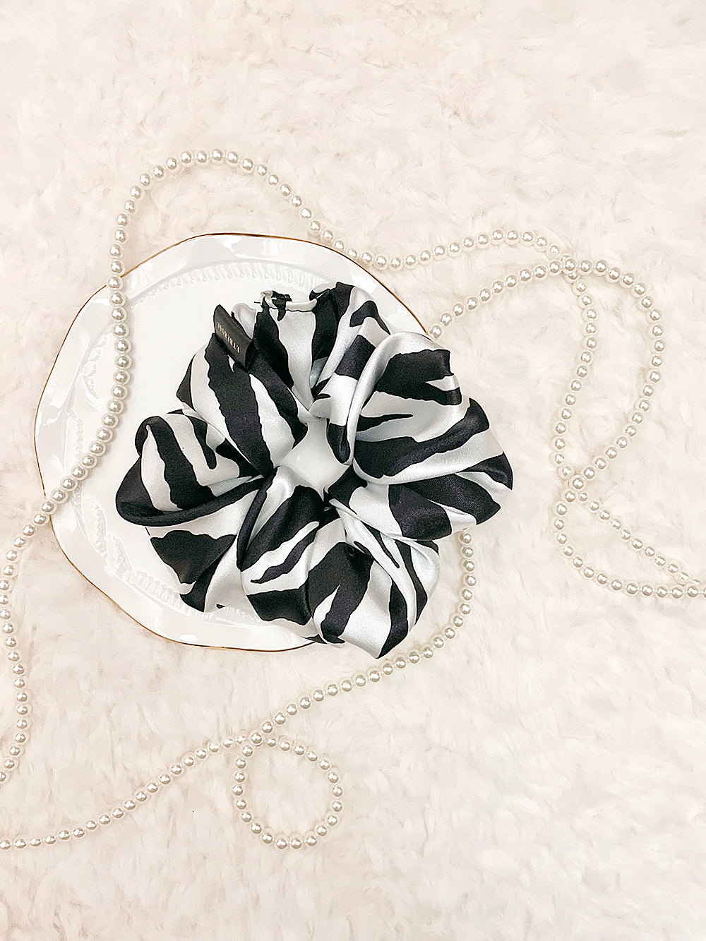 Zebra Satin Scrunchie (2color)