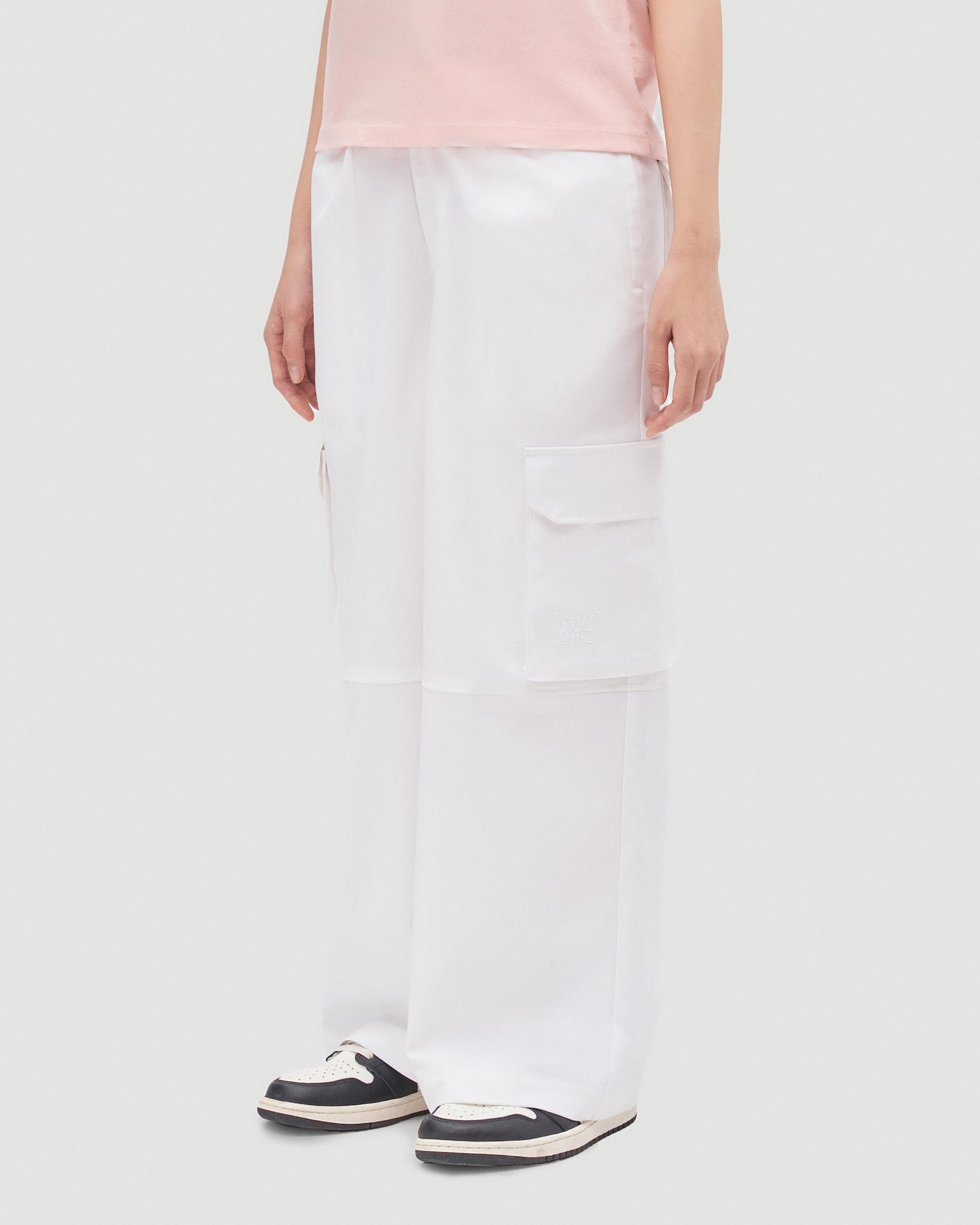 PRIVÉ LOGO EMBROIDERED CARGO PANTS (FEMALE) - WHITE