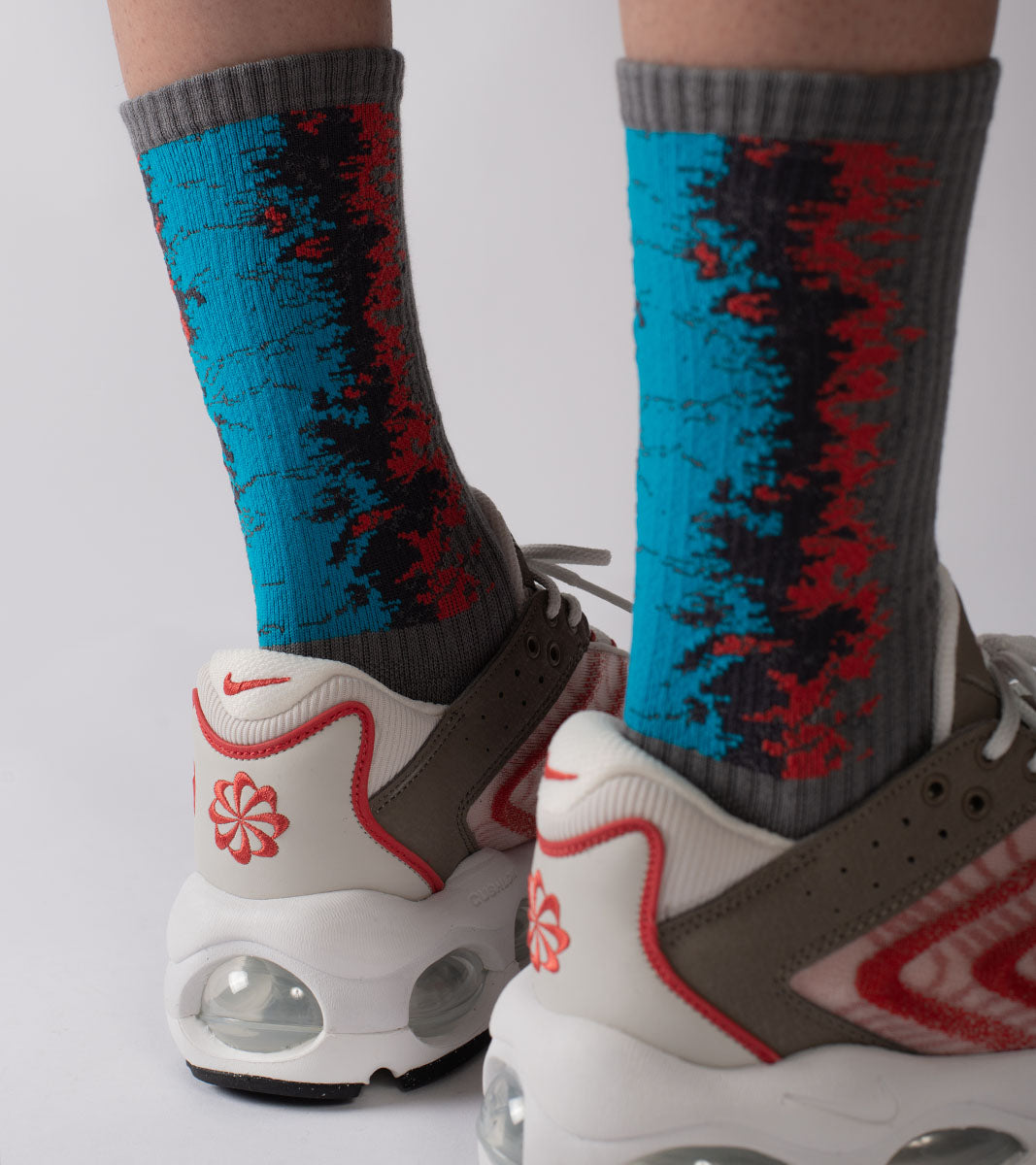 LANDING Midcalf socks (3 pair in - Gradient Red, Cyan, Blue)