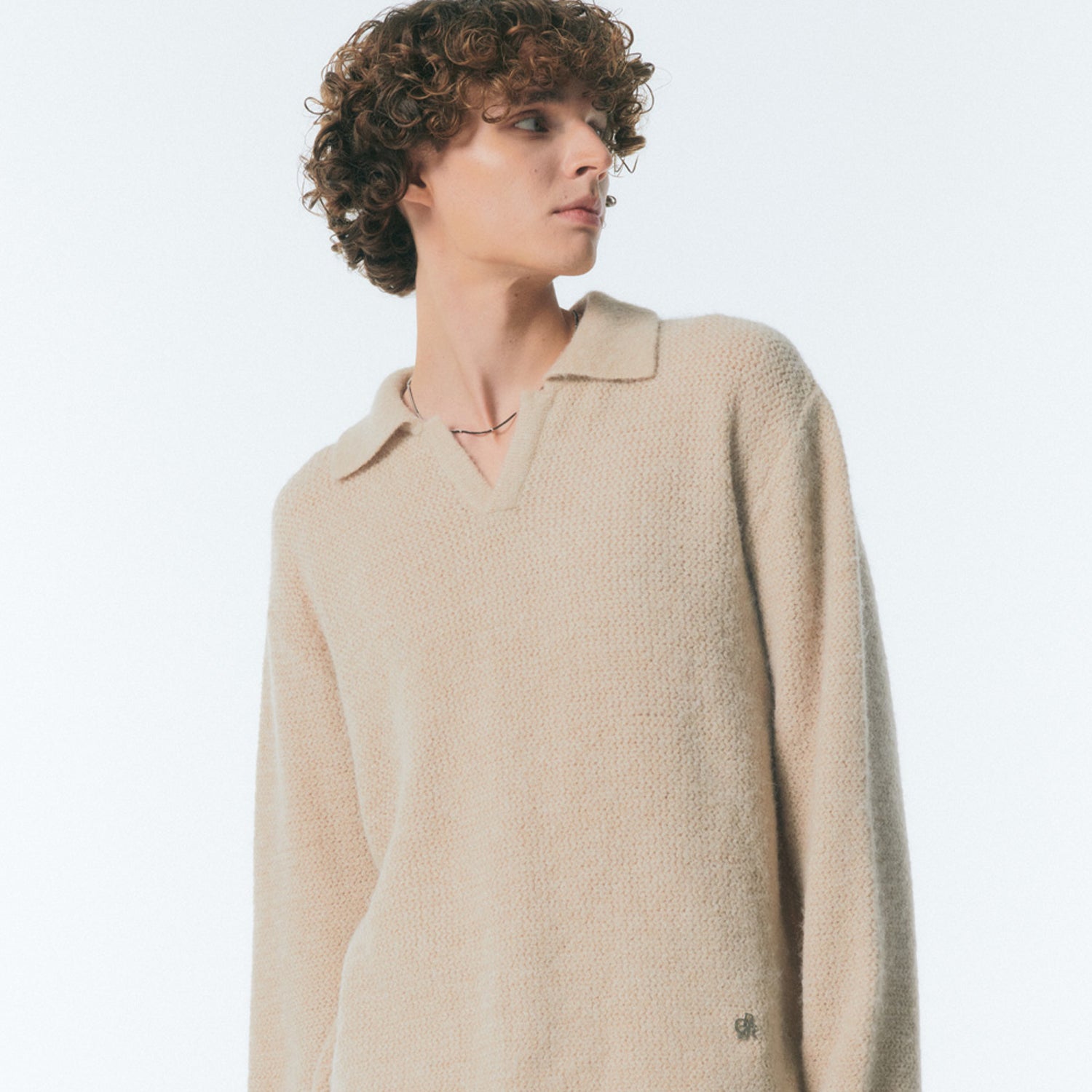 LPACA OVER FIT COLLAR KNIT_BEIGE