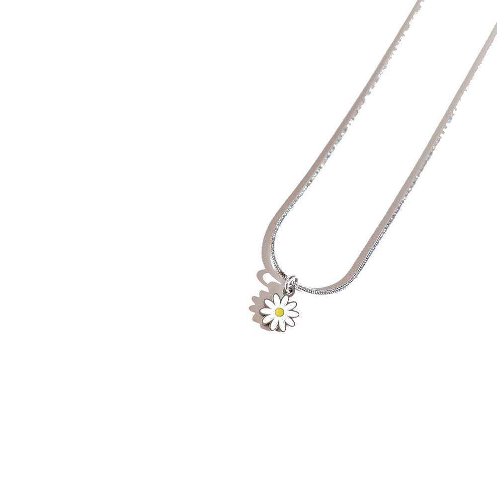 NiRO WHiTE DAiSY SURGiCAL NECKLACE #108