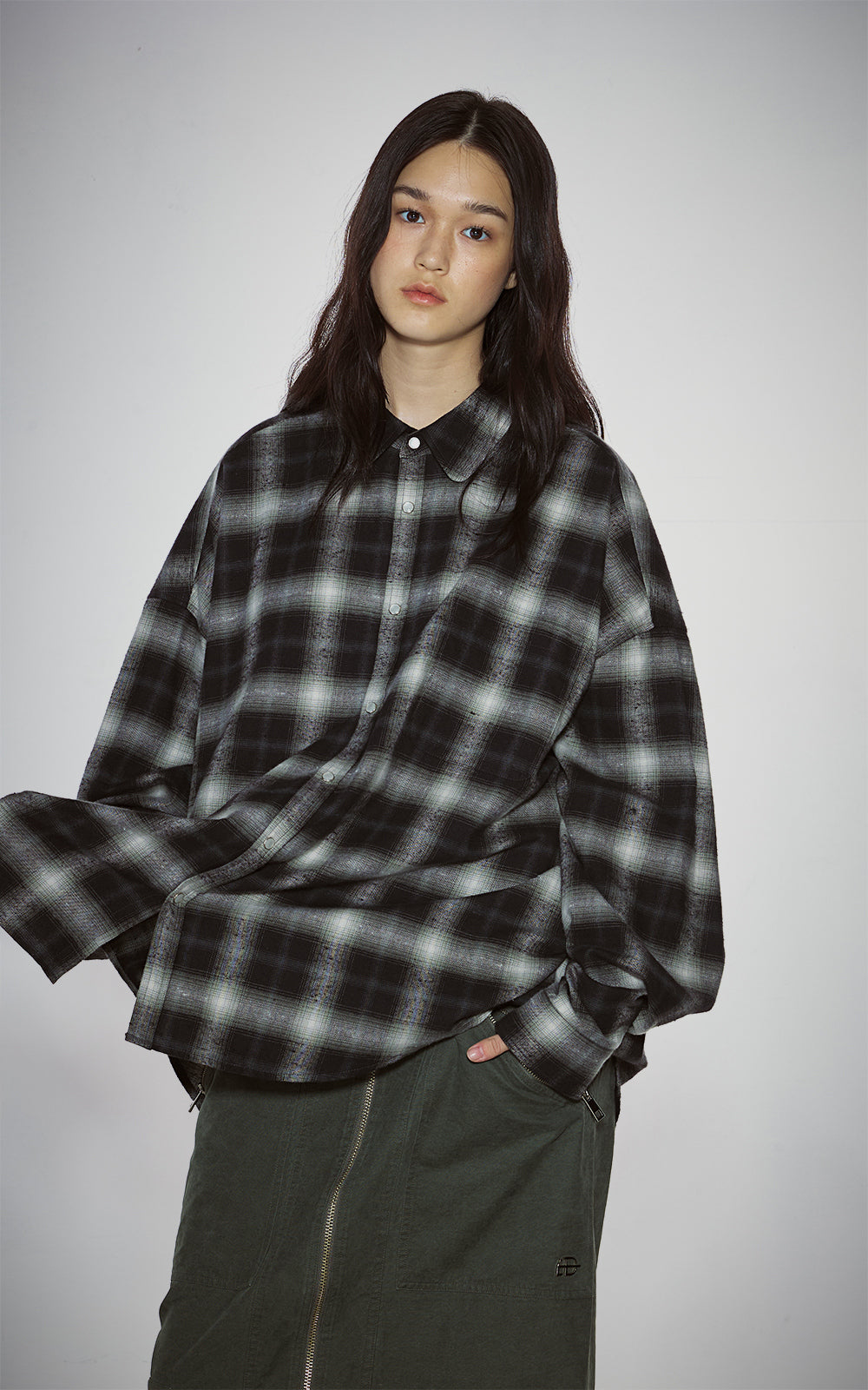 ROUNDED COLLAR CHECK SHIRT_BLACK