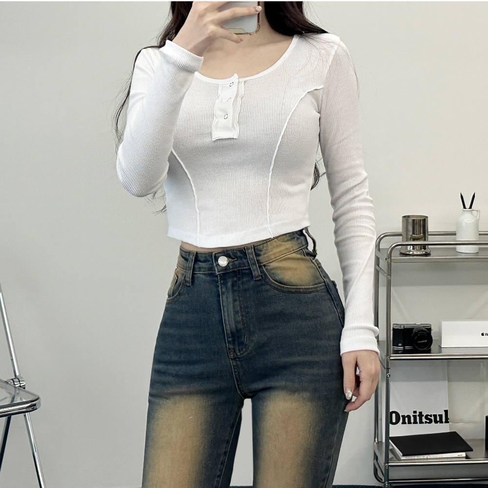 Slim Crop Long-Sleeved Tshirt