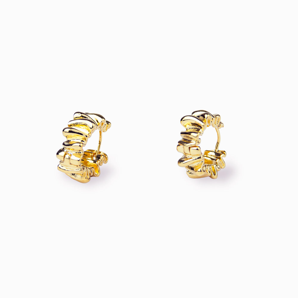 Shirring Hug Earrings