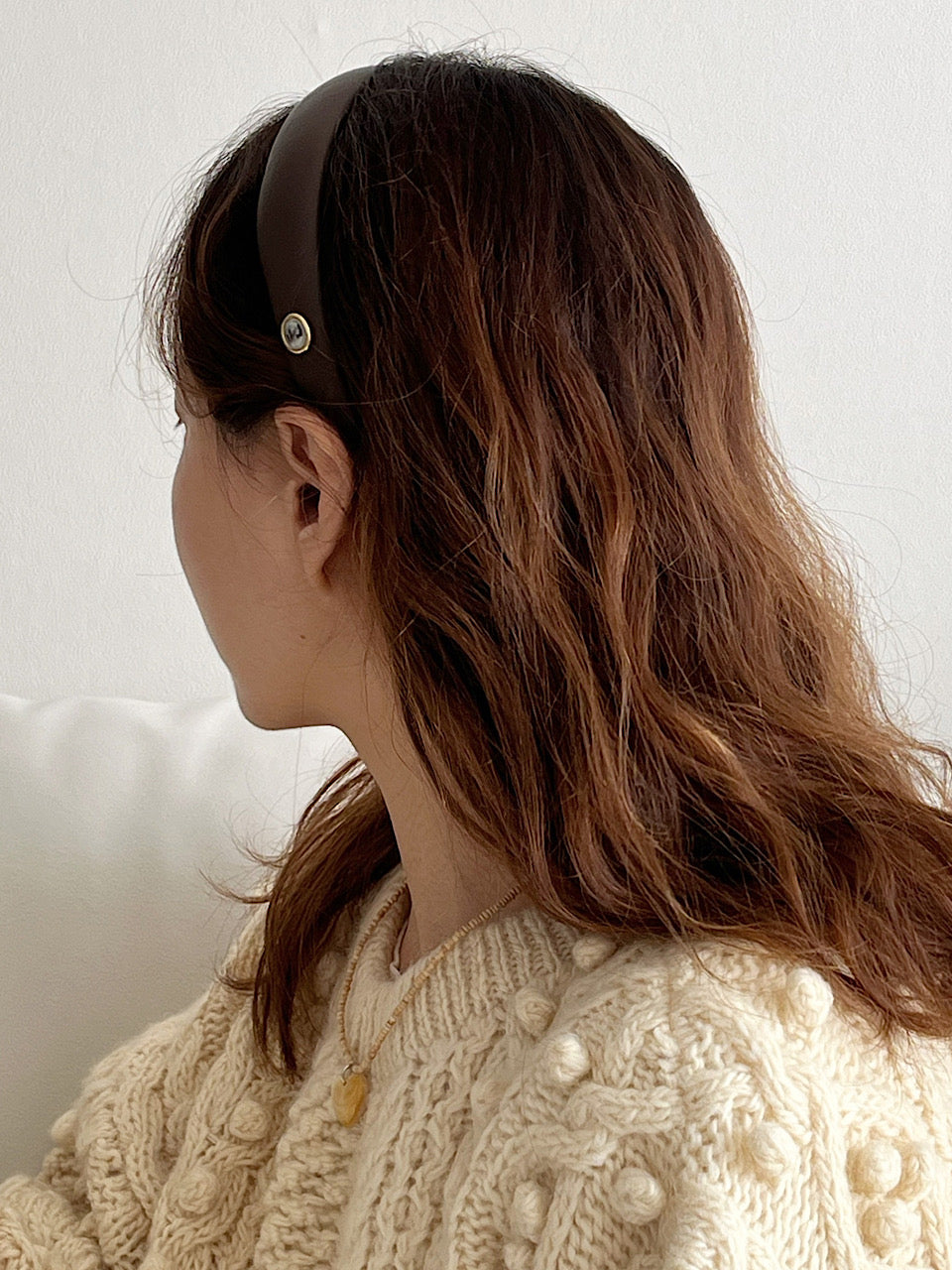 Vintage Mood Cameo Leather Volume HairBand [Brown]