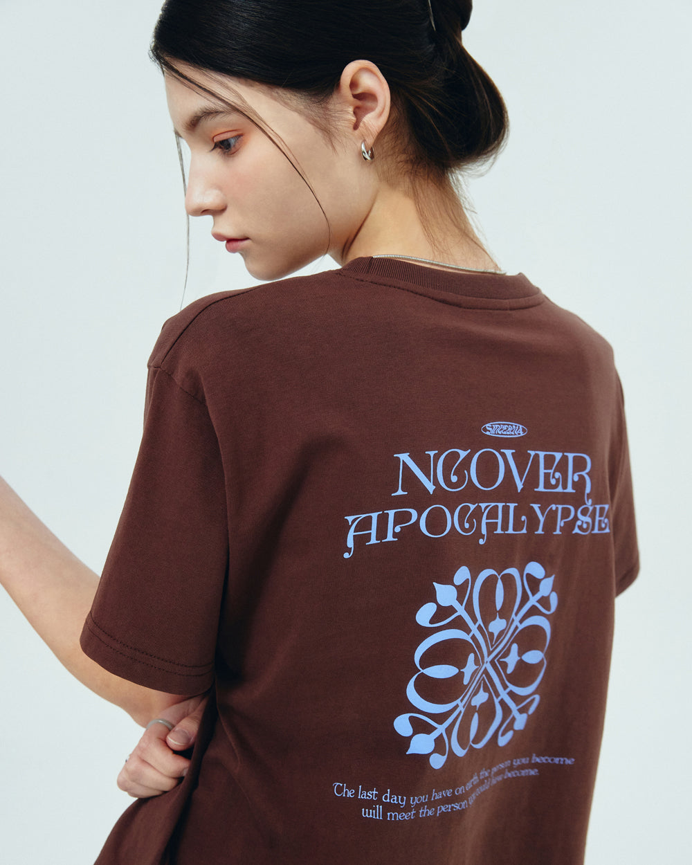 APOCALYPSE CLOVER TSHIRT-BROWN