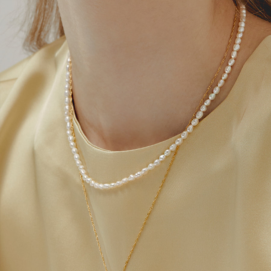 essential oval pearl necklace