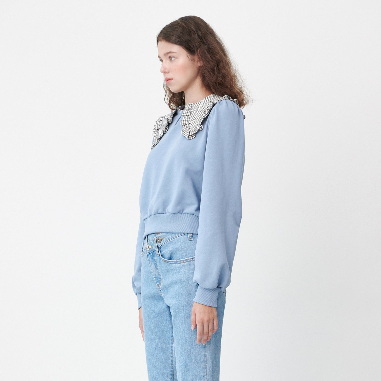 CHECK COLLAR CROP SWEATSHIRT_PASTEL BLUE