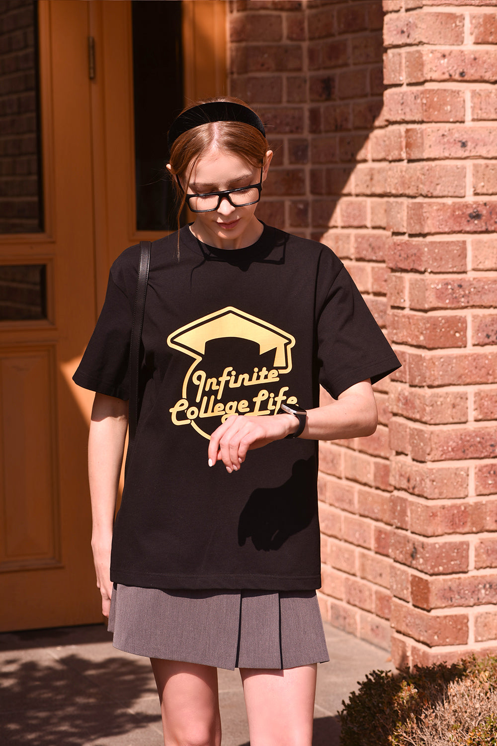 Infinite college life crew neck black Unisex T-shirt