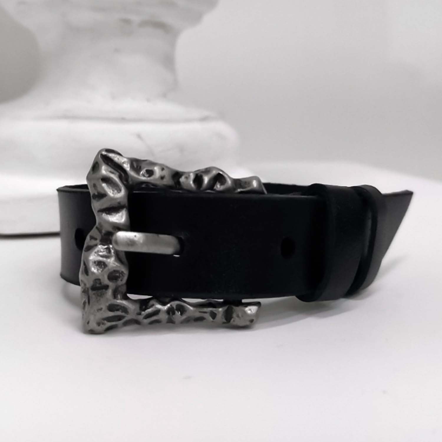 MATERIAL COWSKIN BRACELET