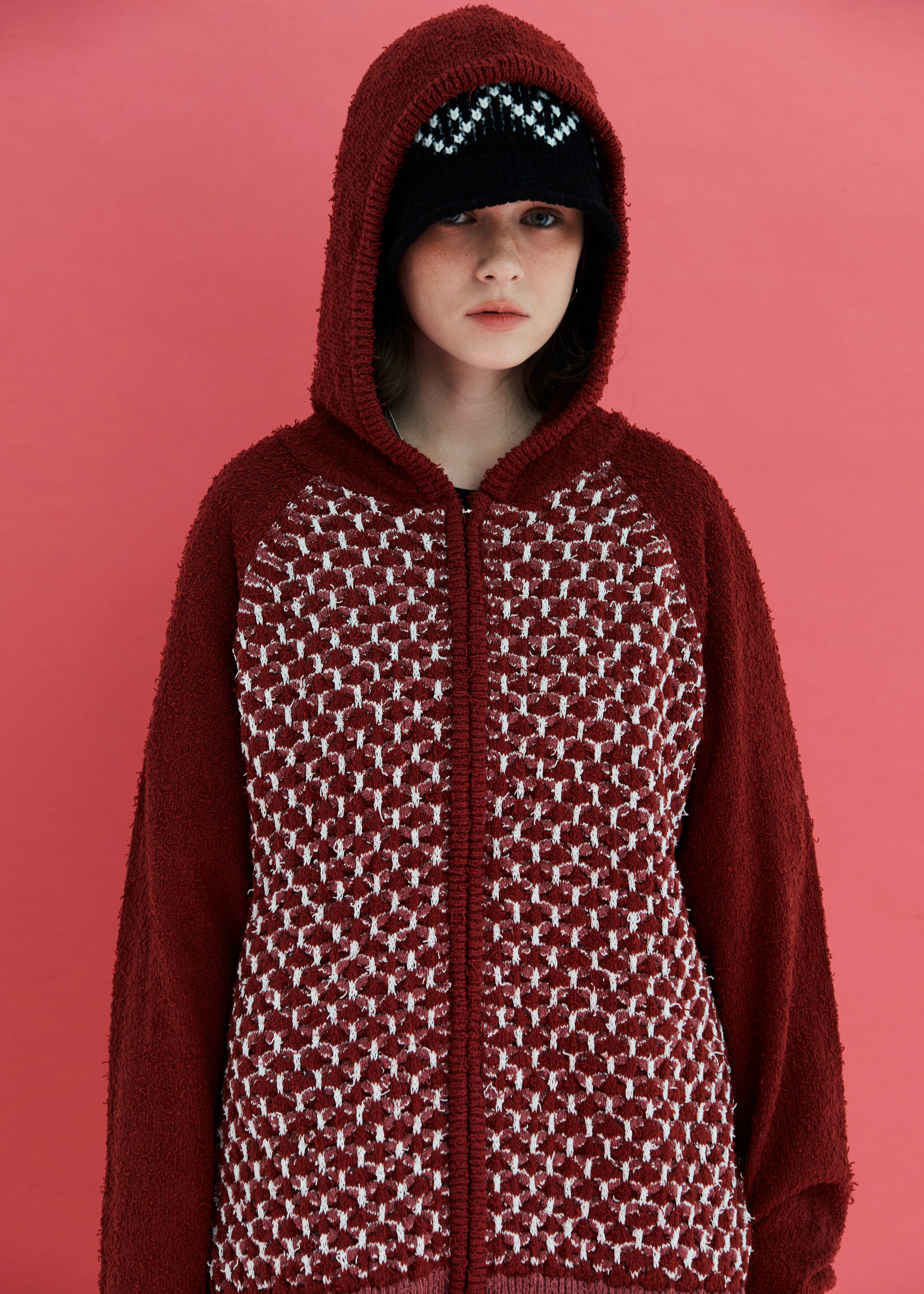 EMBOSSING CLOVER KNIT ZIP-UP HOODIE / RED