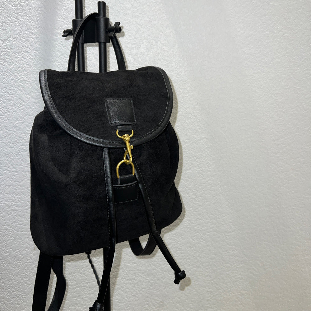 Classic suede hook back pack (Black)